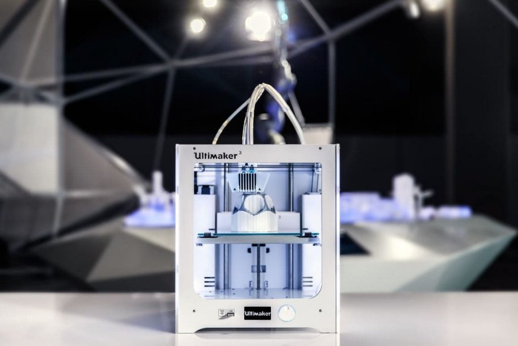 an ultimaker 3 3d printer